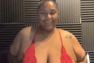 Titty tuesday - 27 - Image 3