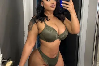 Classy freak but a nasty $lut💋💦 Cum Play with me❤ - Image 2