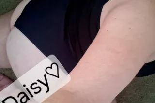 🌼Daisy available now😘amor text... - Image 2