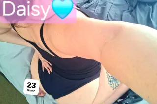 🌼Daisy available now😘amor text... - Image 4