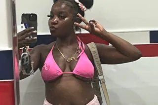 pretty😍 petite 👅ebony fun size... - Image 2