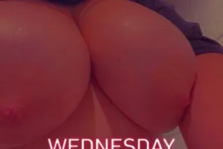 Big titty latina ready to play - Image 5