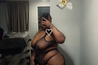 Wilding out Wednesday 😝💦👅👅🍭 in... - Image 4