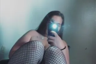 2 girls available tonight only 💖 - Image 3
