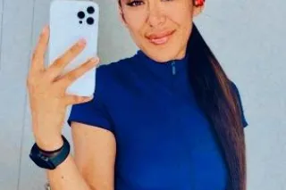 Bombshell sexy young latina - Image 5