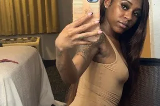 fun size petite hottie in town💋🍫 - Image 8