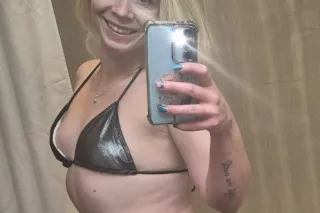 Big booty blonde ready to suck and fuck - Image 6