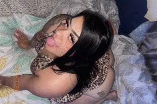 bella with the wet kitty - 23 - Image 3