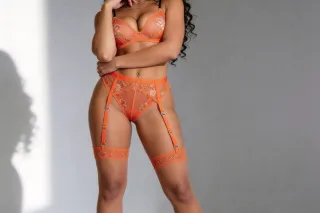 Sexy Layla - Image 2