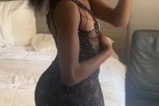 C😜M Honor $um🗼 Pari$ 💃 P💦$$y💦💦... - Image 4