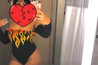 lightskinned baddie looking fo... - Image 2