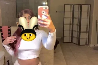 lightskinned baddie looking fo... - Image 1