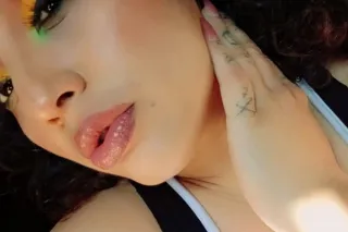 Ask about my juicy girlfriend 💦🍑 - Image 5