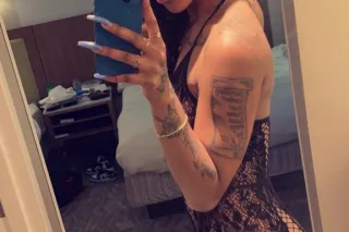 Slim Waist 🍑 with a pretty fac... - Image 4