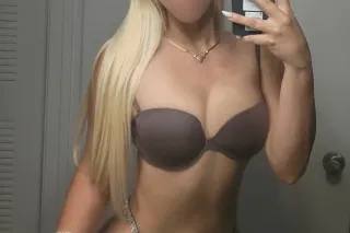 Beautiful Latina Sexy body 💋💞💞... - Image 1