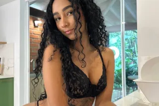 afro Latina Indigenous mix looking for a FUCK BUDDY 😈 - Image 2