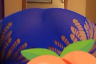 juiccy zari with the big booty - Image 4