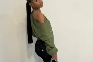 cute with a lil booty😘 - Image 3