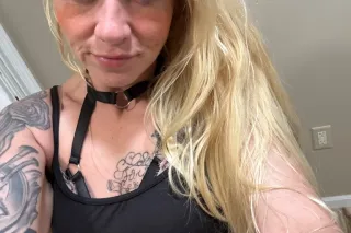 Sexy Submissive Blonde Available for Outcall and Content Packages - Image 3
