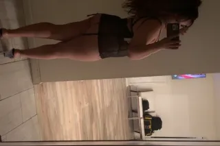 Curly Latina - 23 - Image 2