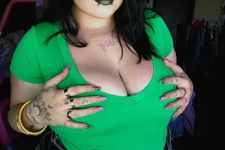 💦❗CUM LEAVE YOUR HOT LOAD IN MY TIGHT JUICY PUSSY FOR ONLY 125🌹(QV BARE)❗💦🫦 - Image 5