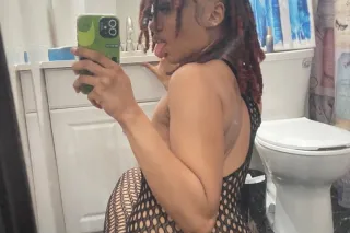 FREAKY 😋 Lightskin 🙈NINA😘 QV S... - Image 1