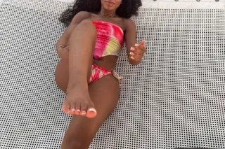 LET MY SEXINESS GLAZE YOU 😍 & ... - Image 1