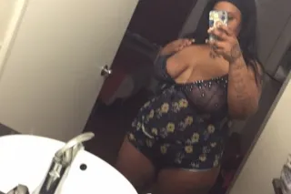 QV SPECIALS 💦 CUM WATCH ME SQU... - Image 1