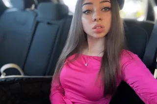 Hi daddy I'm Lesly a hot young... - Image 3