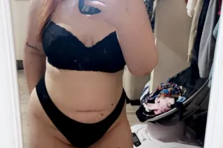 come play in the snow 😏 - Image 6
