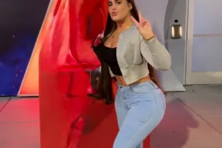 NEW Beauty and Booty! Visiting - Image 5