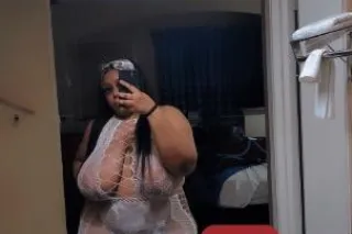 COMING FRIDAY‼CARAMEL BBW TREAT💌❤ SOᖴT ᗩᑎᗪ SᗴᑎSᑌᗩᒪ🥰 PRETTY EYES THICK THIGHS👀🥵 - Image 9