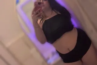 hey im available now - 23 - Image 1