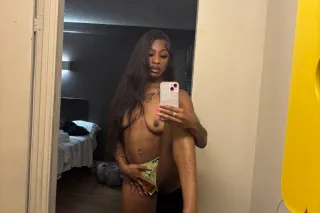 Slim thick & Petite🍫 Come Drow... - Image 1