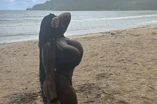 𝙃𝙞𝙜𝙝𝙡𝙮 R̶e̶v̶i̶e̶w̶d̶ B̶u̶s̶t̶... - Image 4