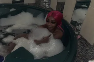 🏠S k y y The Fetish Queen👑🥂🤷Pu... - Image 2