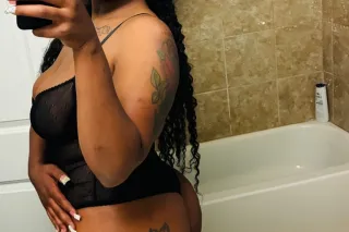 SEXYY STALLION 🥰💦👅 INCALL QV, HHR, AND FT SHOWS AVAILABLE NOW ‼🥰 JUICY SEXY PUSSY, WITH SLOPPY HEAD💦 IT DONT GET NO FREAKIER THAN ME ❤‍🔥 - Image 4