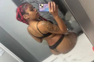 New Baddie In Town👸🏽 - Image 1