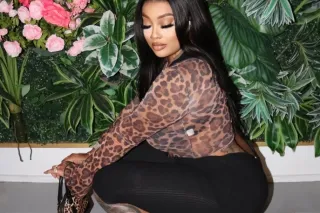 NEW HERE 👋🏽Freaky with a Fat Ass 🍑Pretty Feet 👣 Pink Shaved Pussy 🌷Thick thighs😍 - Image 7