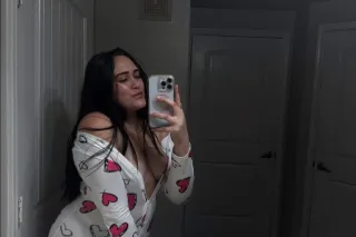 Ven a probar esta dulce vagina 👅 apretada y jugosa🍓🤤💋 - Image 5