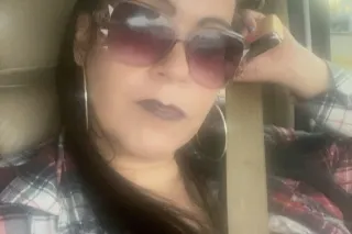 Sexy horny lil MILF Perfect Ra... - Image 3