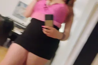 Busty Bombshell Hosting Near you call for details - Image 2