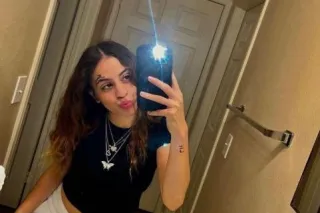 petite latina 💦 - 24 - Image 2