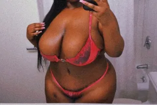 Soft, Pretty & Your Favorite Distraction 😏💕Exclusive Content 💦OF: dreammbbyy - Image 4