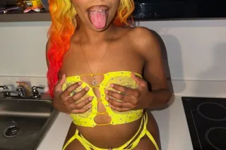 (available at 6pm) BIG BOOTY EBONY TEEN WITH HUGE DSLS 🍆💦😍👄 - Image 10