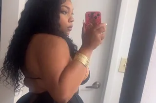 BIG BOOTY FUN SIZE BADDIE 𝐒𝐪𝐮𝐢... - Image 1