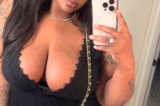 BIG MOMMA BACK LIKE I NEVA LEF... - Image 3