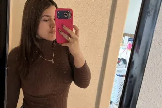 Curvy Latina - Image 7