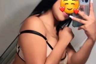 Sexii Flaca Venezolana 🥰🥰🥵 - 2... - Image 1