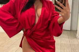 💋 Sweet, bold, and all yours 😏💋 - Image 1